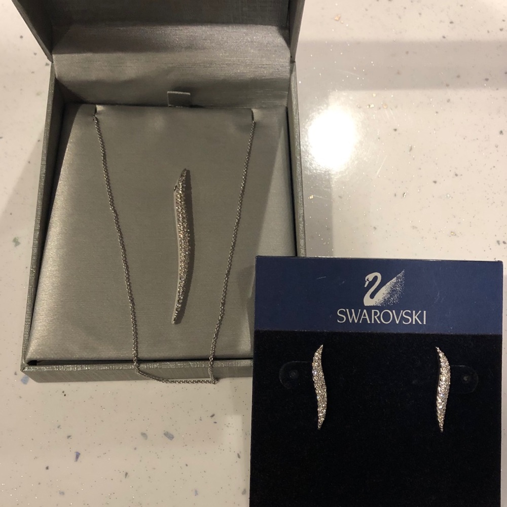 Swarovski earrings and pendant set